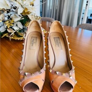 Valentino Women's Tan/pink Studded Heels